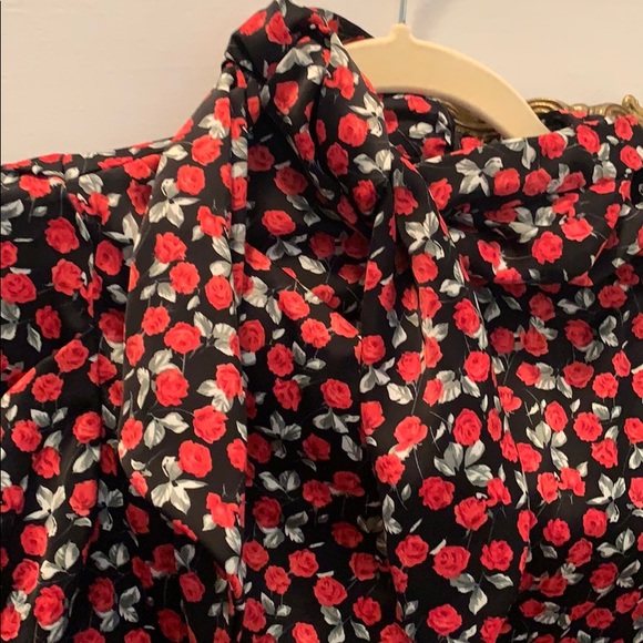 BNWT Zara Blouse in Red Roses - Picture 3 of 4